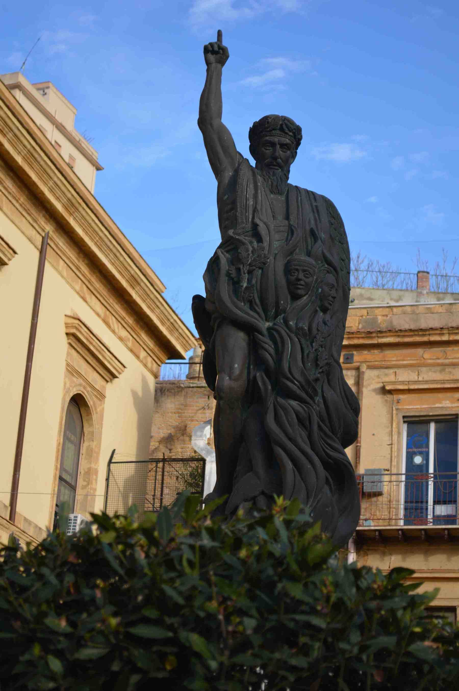 Statua%20Empedocle%2C%20Agrigento%20-%2002.jpeg